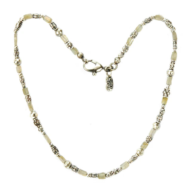 Silberne Halsbandröhren mit Elfendekor und LABRADORIT-QUADRATSTÄBEN