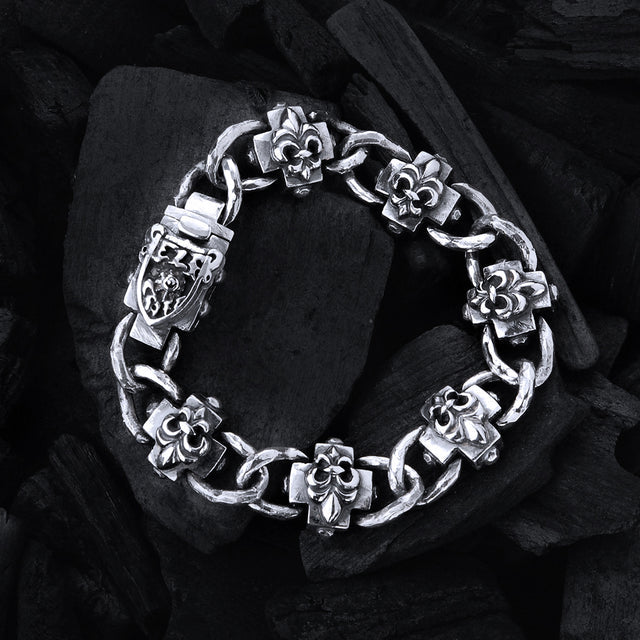 Silberarmband mit griechischen Lilienkreuzen und facettierter Kette mit Wappen-Boxlock 15