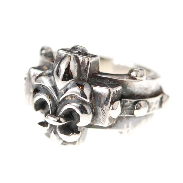 Silberring mit griechischem Kreuz LILY auf facettiertem Nietband